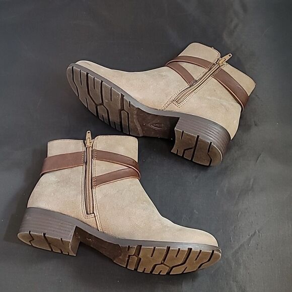 BRAND NEW I LOVE COMFORT VINTAGE ROUND TOE CROSSOVER BUCKLE STRAP ANKLE BOOTIES - Picture 7 of 16